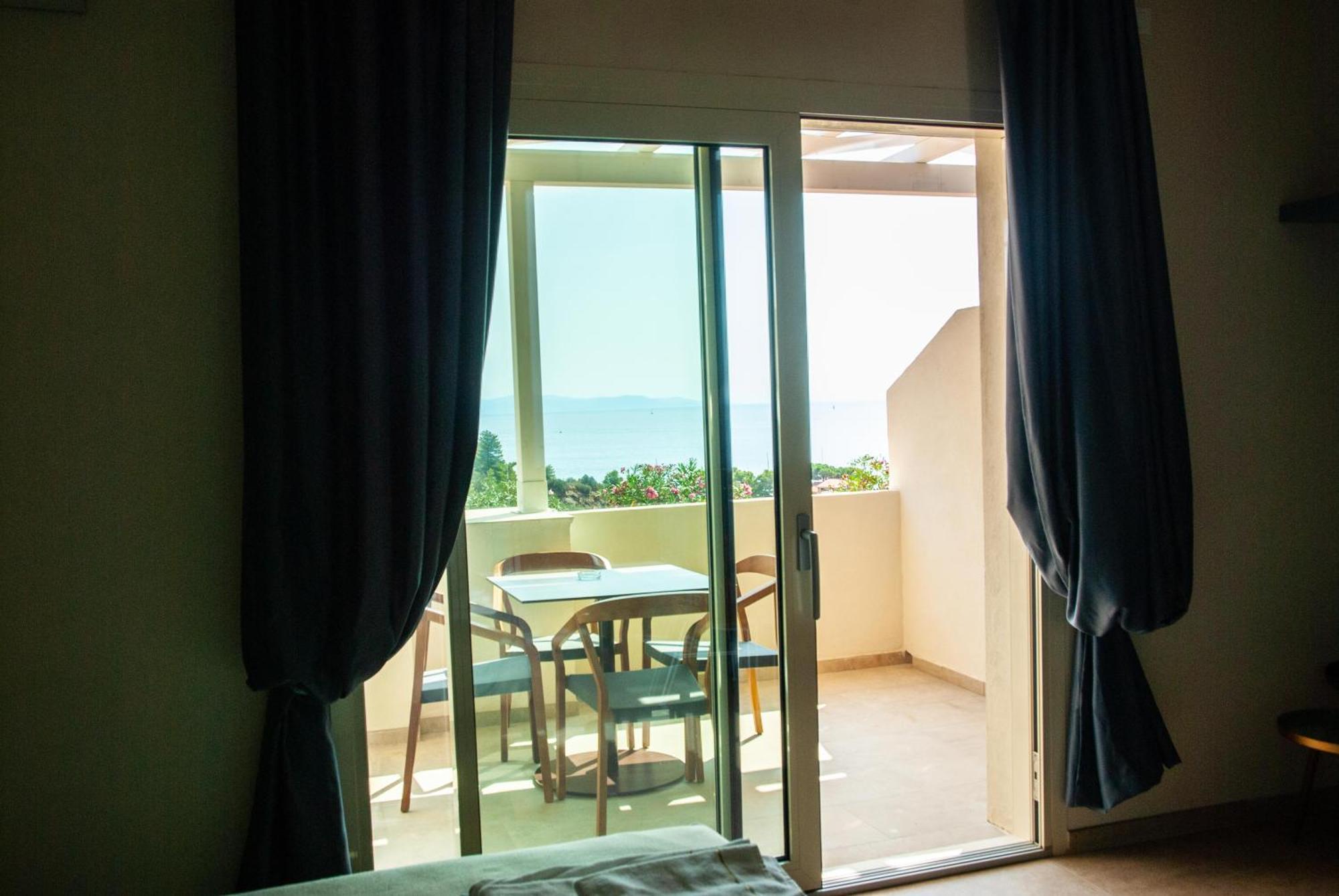 Aparthotel Capo Bianco 4*