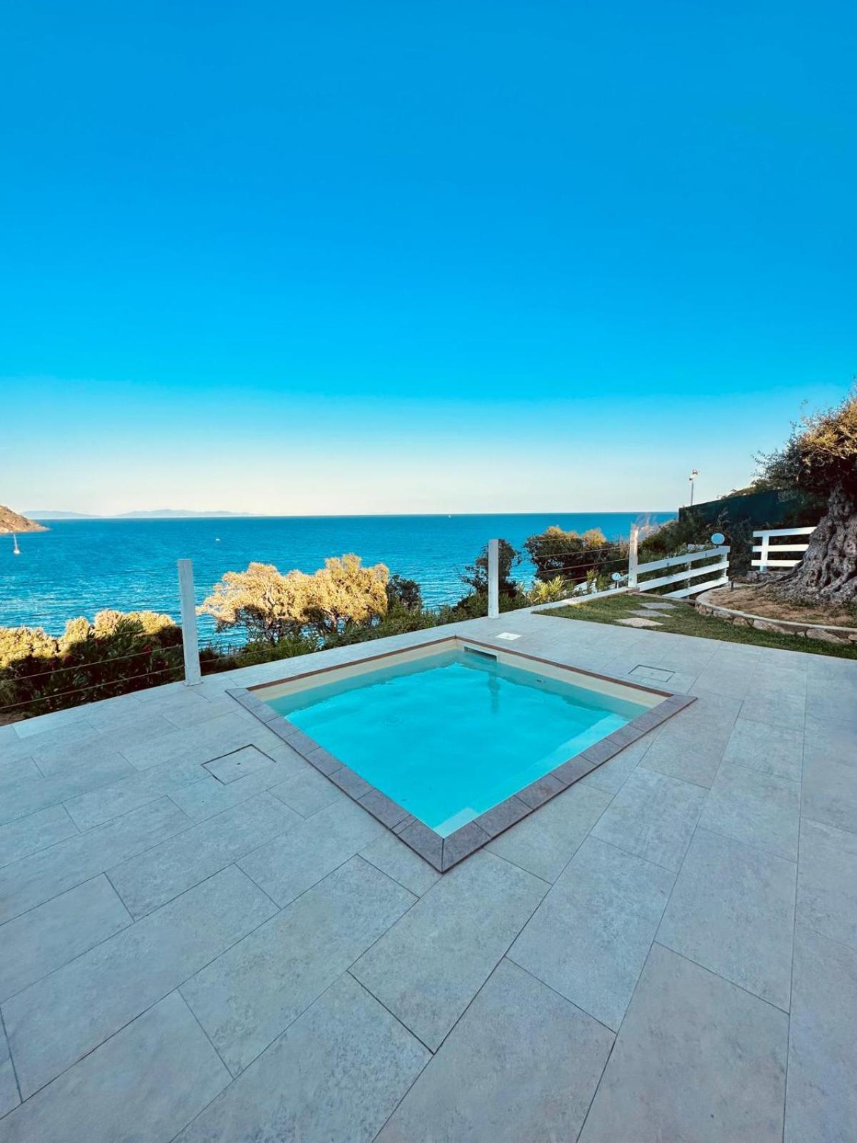 Apart-hotel Capo Bianco Porto Azzurro